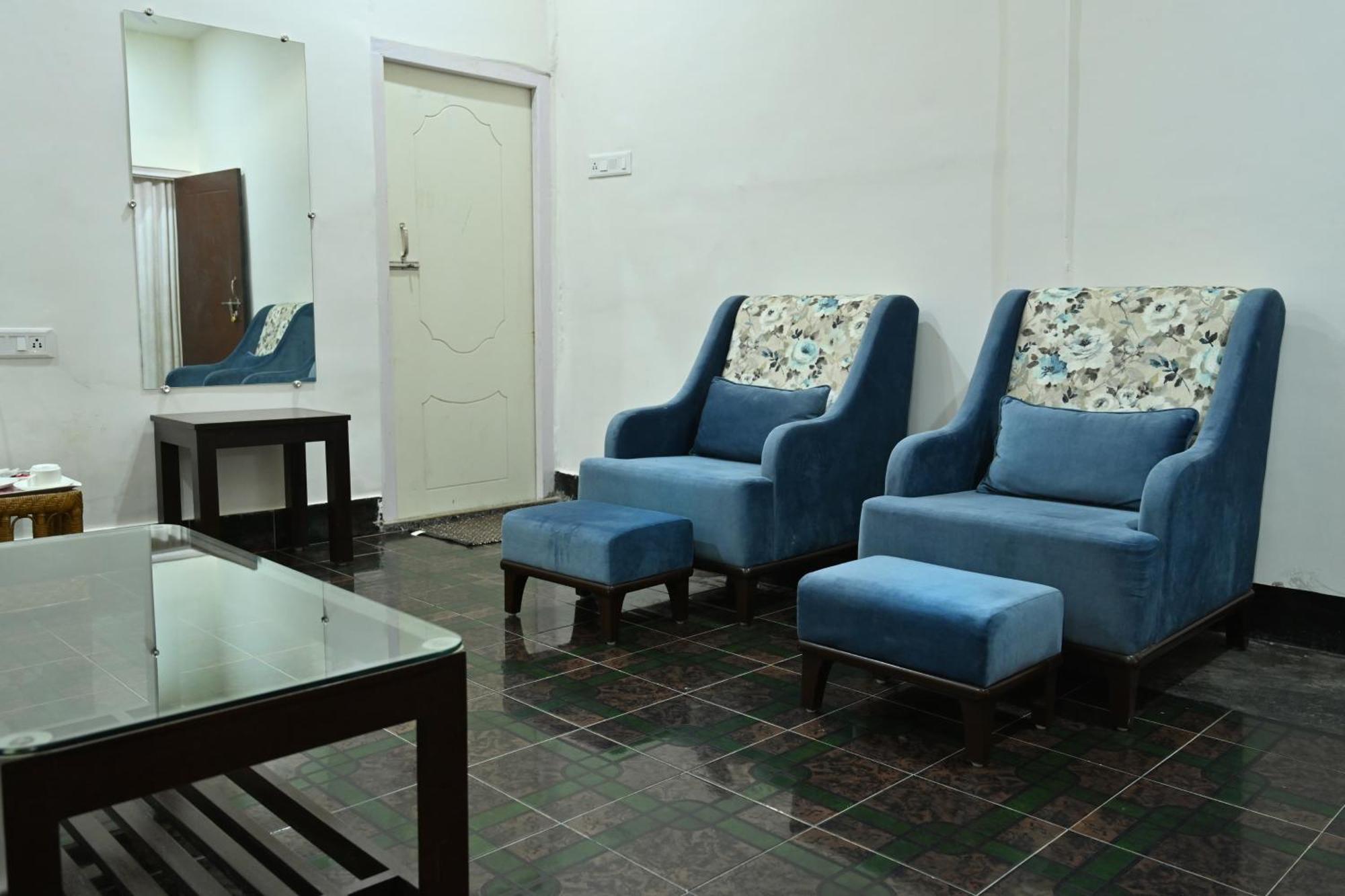 The Sumola House Hotel Jorhat Bagian luar foto