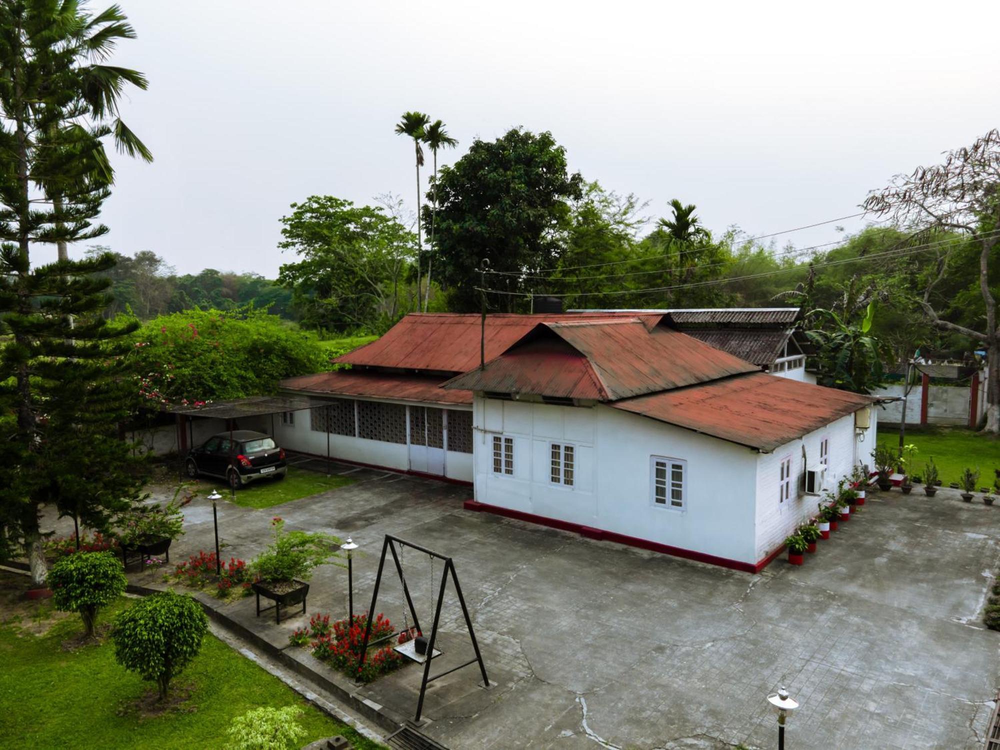 The Sumola House Hotel Jorhat Bagian luar foto